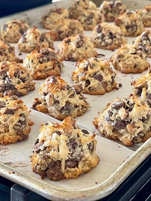 Easy Almond Joy Cookies Recipe