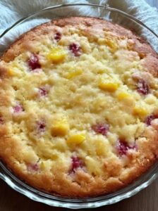 Old-fashioned cuppa cuppa cake fresh from the oven