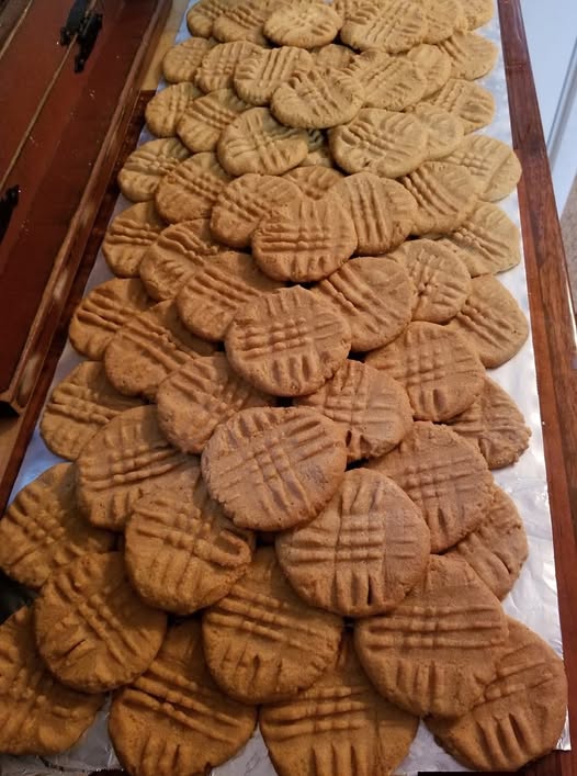 3-Ingredient Peanut Butter Cookies: A Simple, Savory Delight