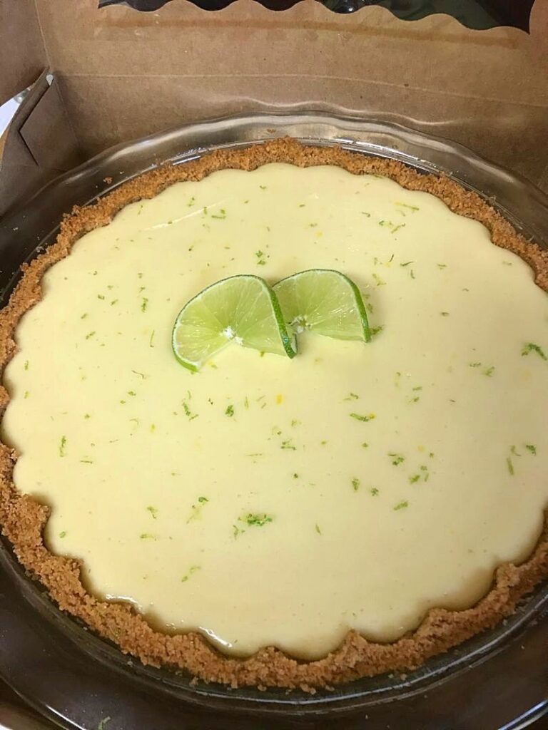 Classic Key Lime Pie: A Tangy, Sunshine-Filled Delight