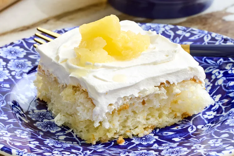2-Ingredient Pineapple Angel Food Cake – Easy Recipe